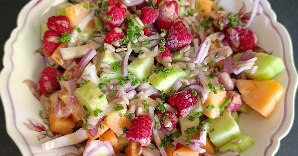 Salade acidulée au concombre, melon et framboises