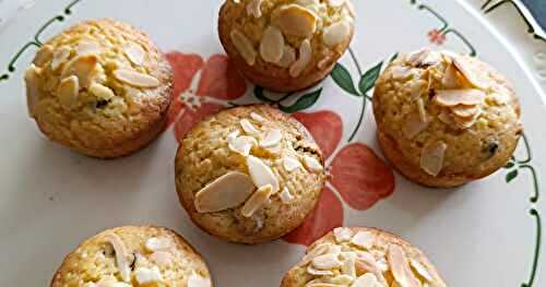 Muffins à l'orange, raisins secs et huile d'olive