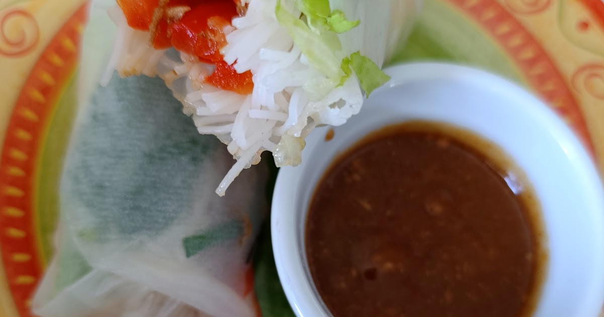 Rouleaux de printemps aux poivrons, sauce cacahuètes