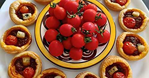 Mini tartelettes feuilletées à la tomate