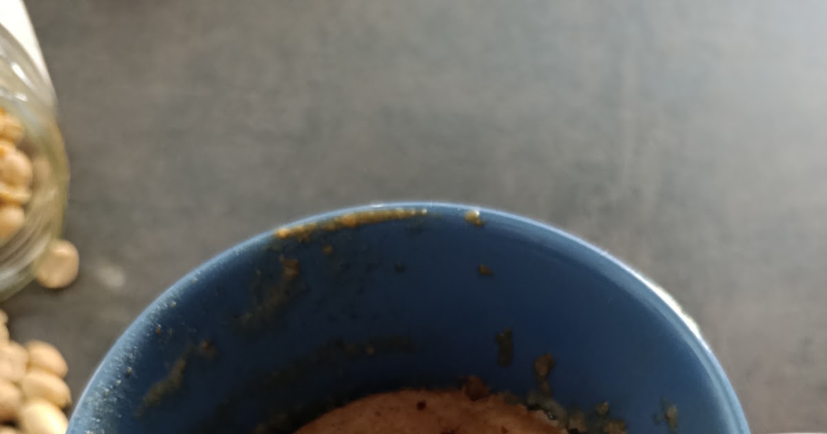 Mug cake au beurre de cacahuètes