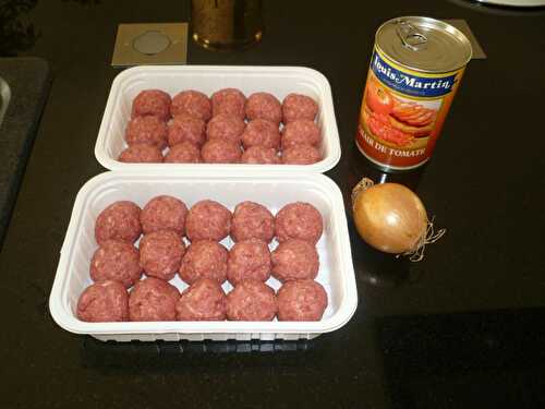 Boulettes de boeuf, sauce tomate