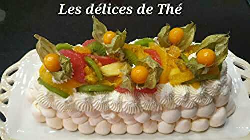 Bûche Pavlova aux fruits frais
