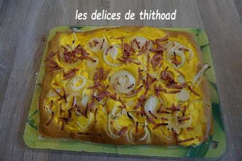 Pizza oignons,lardons et curcuma