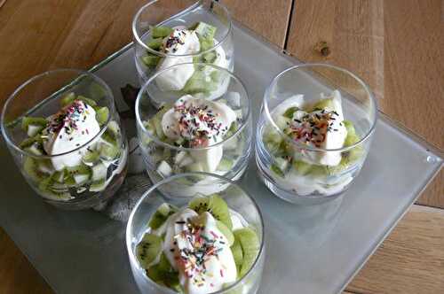 Verrine de kiwis sur lit de spéculoos