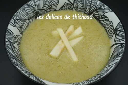 Velouté de brocolis aux pommes