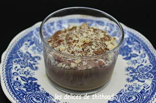 Crèmes au chocolat et noisettes
