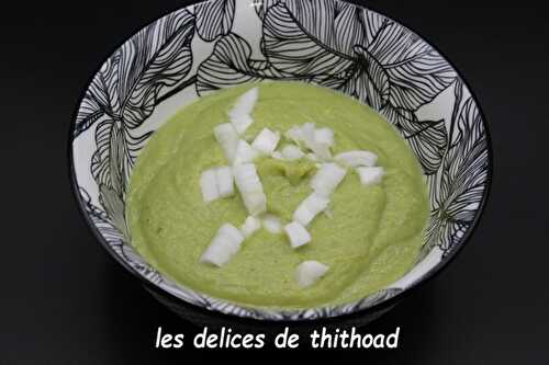 Velouté de brocolis et avocat