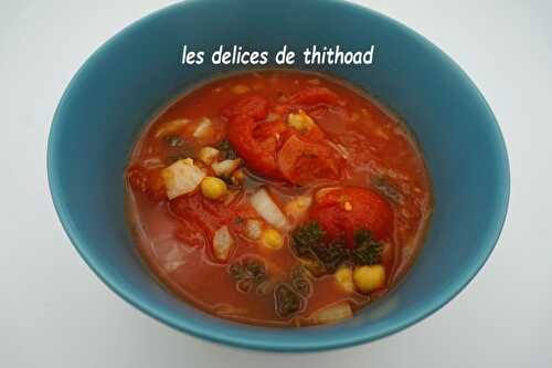 Soupe à la tomate et pois chiches