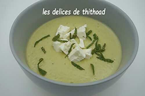 Velouté de fèves à la menthe