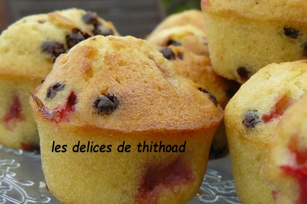 Mini muffins au fraises et chocolat