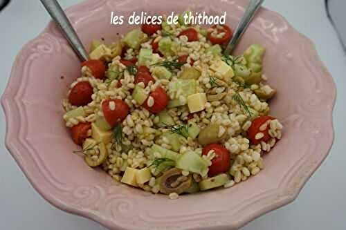 Salade d’ebly, comté, pignons de pin et olives