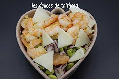 Salade de fèves, pamplemousse et crevettes panées (CMUM)