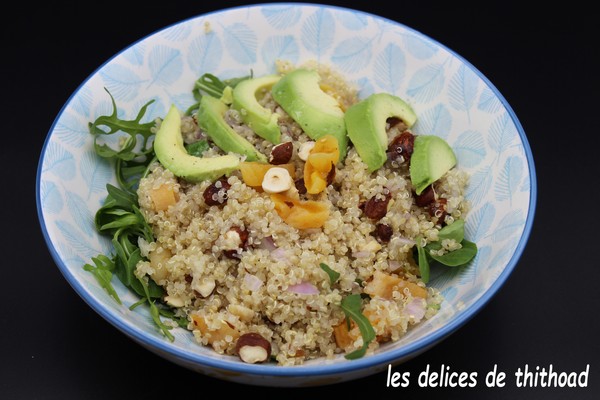 Salade de quinoa, abricots et avocat