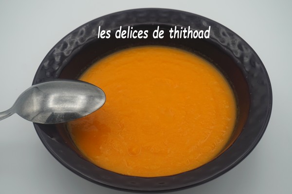 Soupe de carottes au chèvre frais