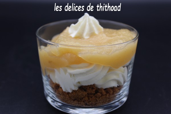 Verrines compote de pommes, mascarpone et spéculoos