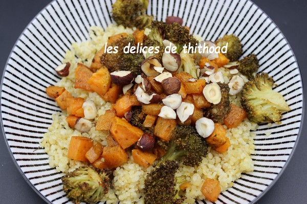 Bowl de patate douce et brocolis rôtis