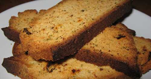 BISCOTTIS AUX TOMATES SÉCHÉES ET PARMESAN