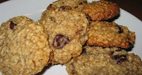 BISCUITS À L'AVOINE, BANANES ET CANNEBERGES