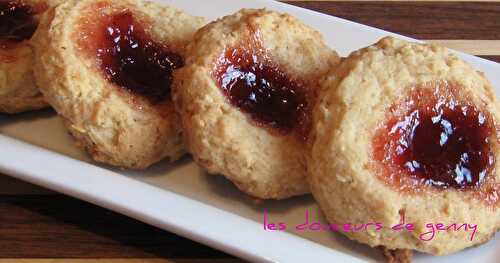 BISCUITS À LA CONFITURE ET NOIX DE COCO