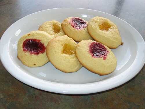 BISCUITS À LA CONFITURE