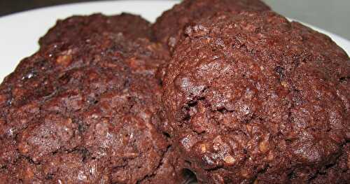 BISCUITS AU CACAO ET CONFITURE DE FRAISES