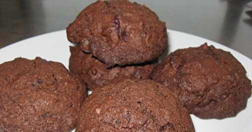 BISCUITS AU CACAO ET FRUITS CONFITS