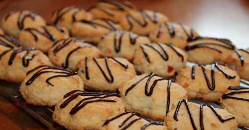 BISCUITS AUX FRUITS CONFITS