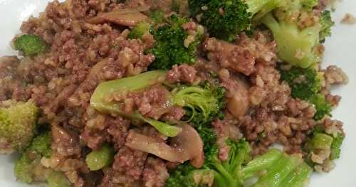 BOEUF, BROCOLI ET BOULGOURE