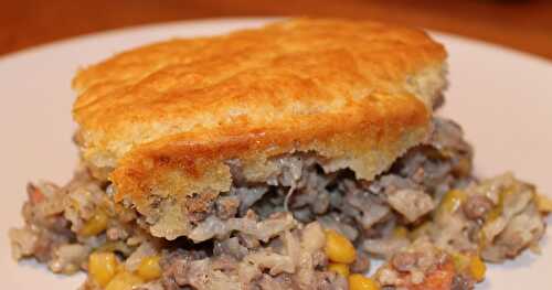 CASSEROLE DE BOEUF HACHÉ AVEC PÂTE À BISCUIT