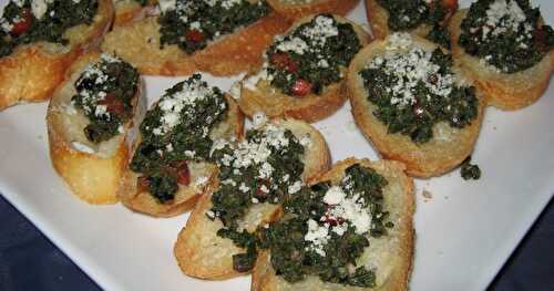 CROSTINI À LA TAPENADE D'ÉPINARDS