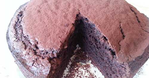 GÂTEAU AU VIN ROUGE