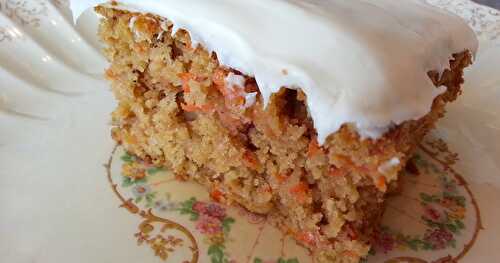 GÂTEAU AUX CAROTTES, COMPOTE DE POMMES ET GRUAU