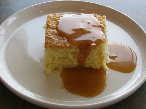 GÂTEAU ÉPONGE SAUCE AU CARAMEL