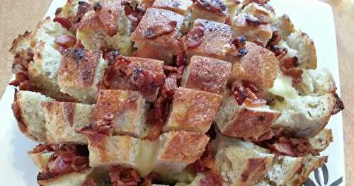 MICHE DE PAIN AU FROMAGE ET BACON