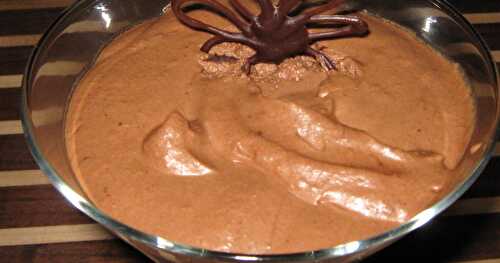 MOUSSE AU CHOCOLAT