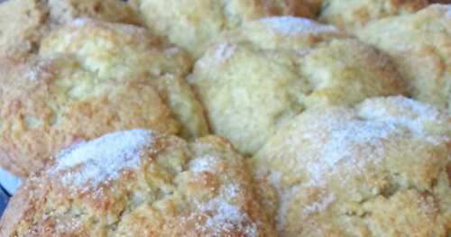 MUFFINS AU GOÛT DE BEIGNE, À LA COMPOTE DE POMMES