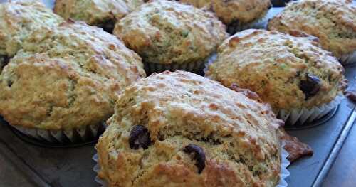 MUFFINS AUX BANANES, AVOCATS ET PÉPITES DE CHOCOLAT