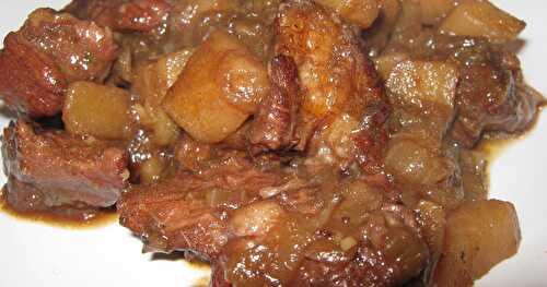 RAGOUT DE VEAU AU VIN ROUGE