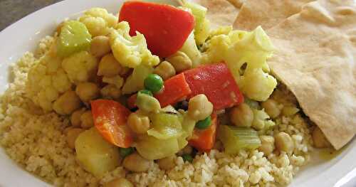 RAGOUT VÉGÉTARIEN AUX ARACHIDES