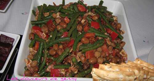 SALADE DE HARICOTS VERTS ET DE LÉGUMINEUSES AU BACON