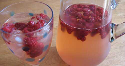 SANGRIA À LA LIMONADE ET AUX FRAMBOISES