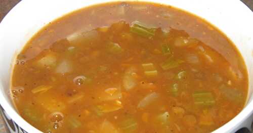 SOUPE AUX LENTILLES ÉPICÉES