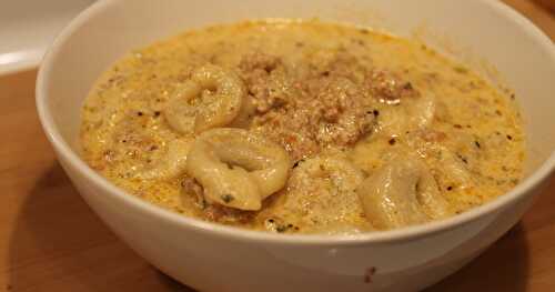 SOUPE DE TORTELLINI ET SAUCISSES ITALIENNES