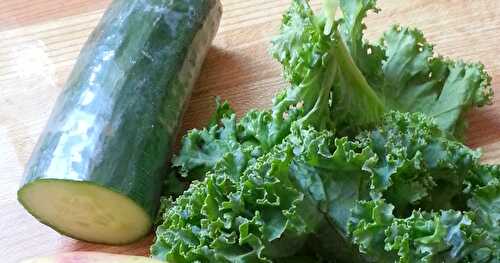 SOUPE FROIDE À LA POMME, KALE ET AVOCAT