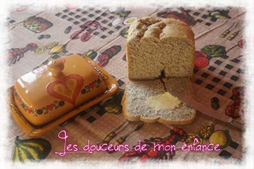 Pain de campagne aux graines de pavot et à l'arôme de noix