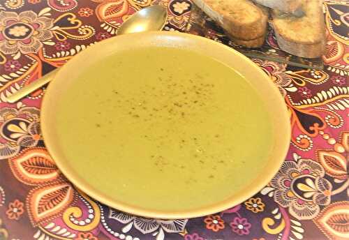 Soupe poireaux – céleri – pomme – sésame