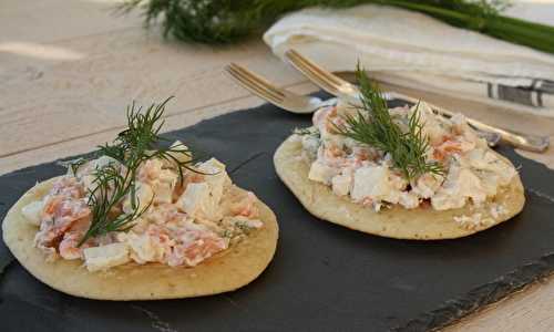 Blinis au radis noir et à la truite fumée