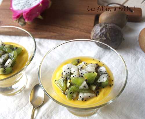 Crème de mangue, salade au fruit du dragon, kiwi et fruit de la passion