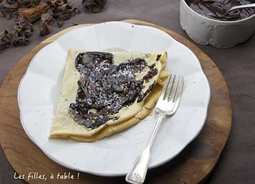 Crêpes au lait de coco, sauce chocolat coco